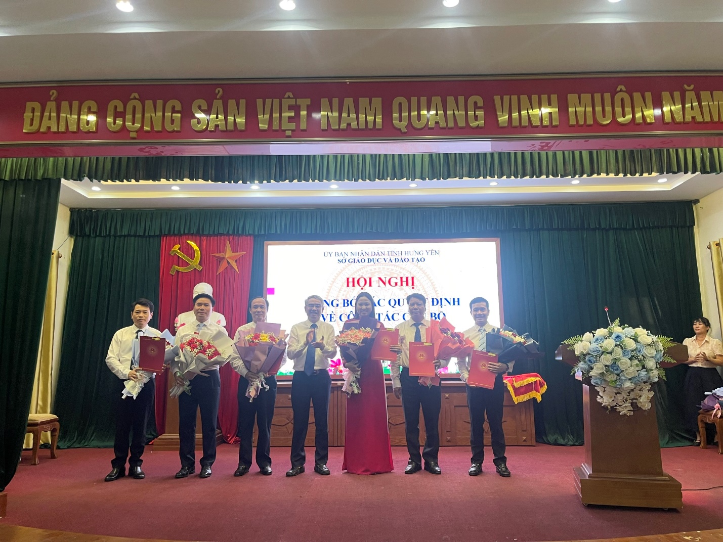Tổ chức Hội nghị công bố các Quyết định về công tác cán bộ