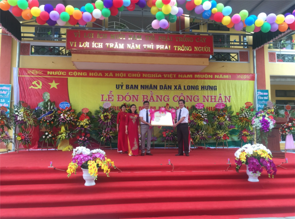 Trường mầm non Long Hưng, Văn Giang đón bằng Công nhận đạt chuẩn mức độ 2