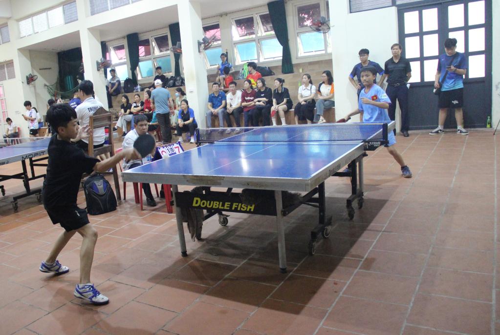 Thi đấu bóng bàn