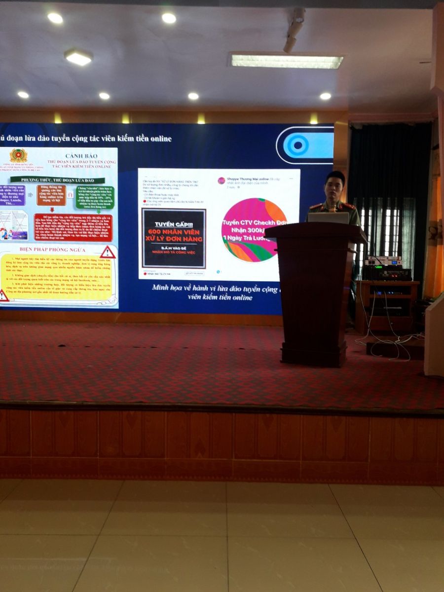 Hội nghị tập huấn giáo dục lý tưởng cách mạng, đạo đức, lối sống HSSV  trên môi trường mạng