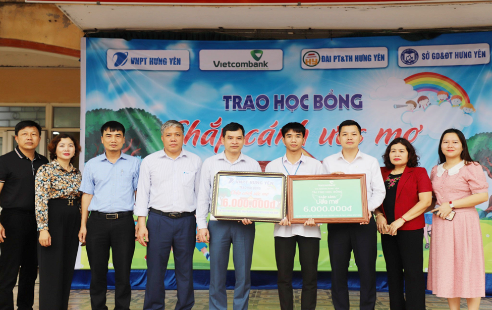 Chương trình trao học bổng “Chắp cánh ước mơ” tháng 3/2024