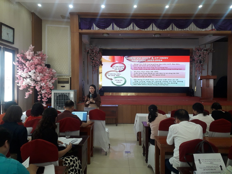 Hội nghị tập huấn công tác giáo dục tư tưởng chính trị, đạo đức  lối sống cho học sinh phổ thông năm 2023