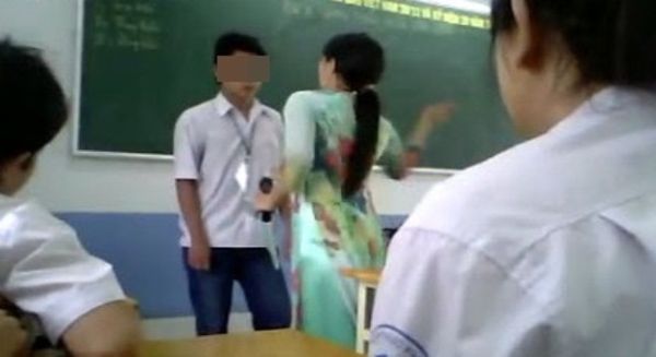 Câu chuyện xúc động về cậu học sinh nghèo và sự hối hận của cô giáo