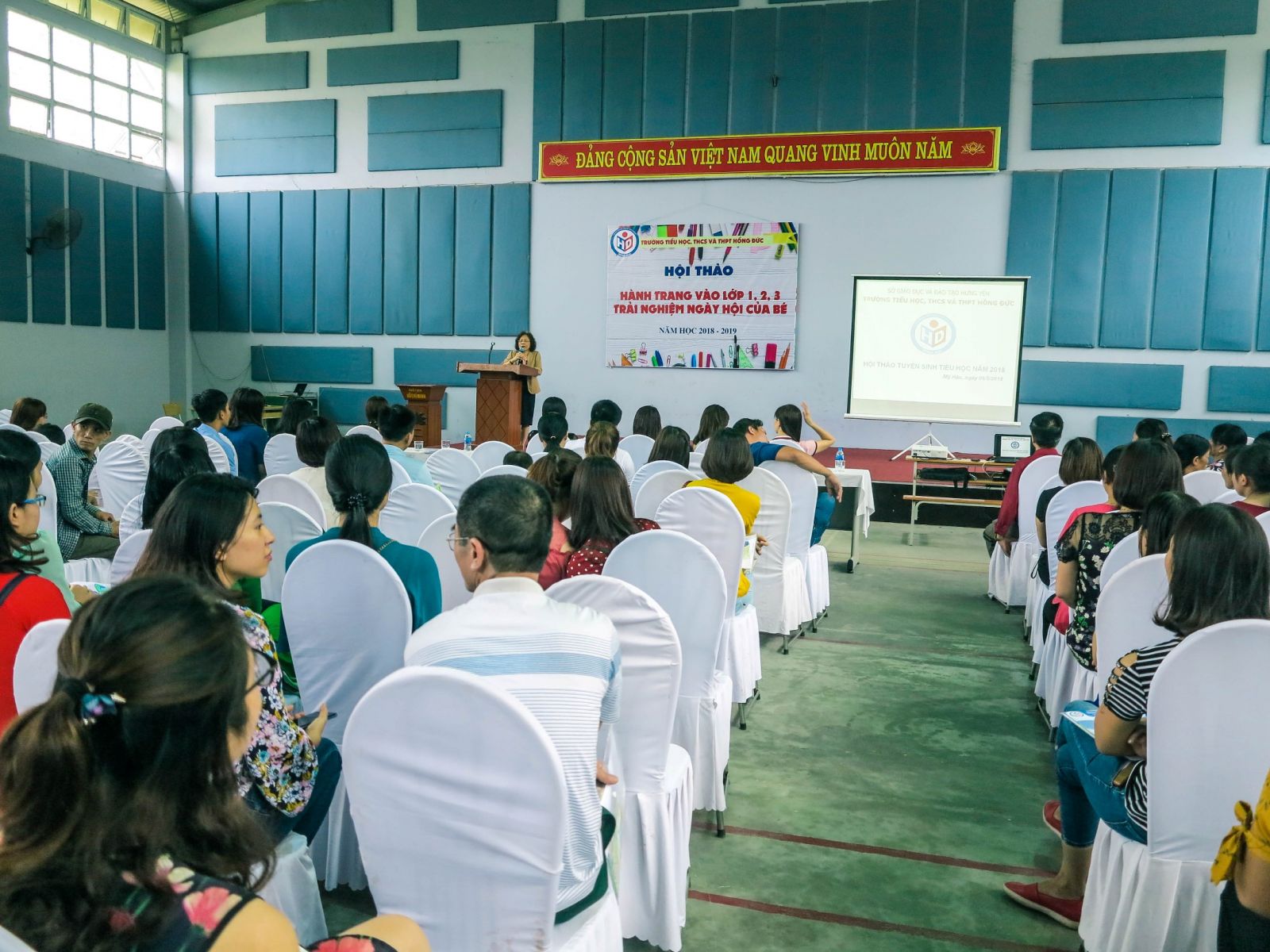 HỘI THẢO HÀNH TRANG VÀO LỚP 1, 2, 3 VÀ TRẢI NGHIỆM NGÀY HỘI CỦA BÉ  TẠI TRƯỜNG TIỂU HỌC, THCS VÀ THPT HỒNG ĐỨC