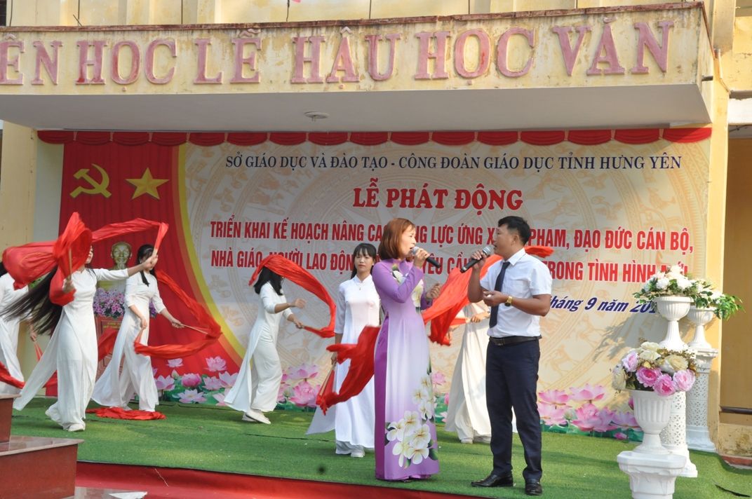 LỄ PHÁT ĐỘNG TRIỂN KHAI KẾ HOẠCH NÂNG CAO NĂNG LỰC ỨNG XỬ SƯ PHẠM, ĐẠO ĐỨC NHÀ GIÁO ĐÁP ỨNG YÊU CẦU NHIỆM VỤ TRONG TÌNH HÌNH MỚI