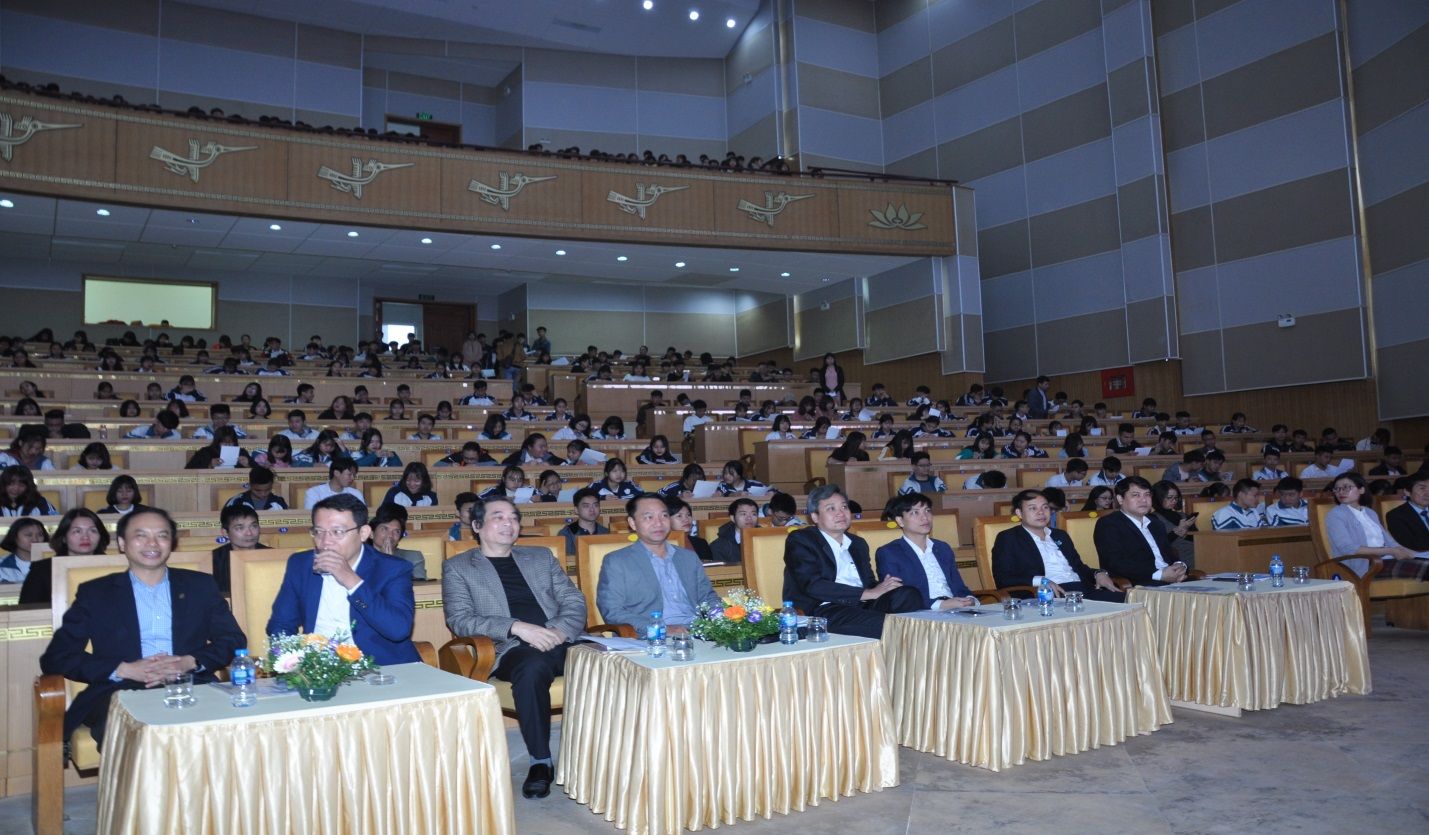 TỌA ĐÀM GIÁO DỤC VÀ HƯỚNG NGHIỆP TẠI TỈNH HƯNG YÊN