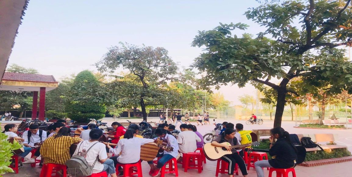 XÂY DỰNG TRƯỜNG HỌC HẠNH PHÚC – NHIỆM VỤ QUAN TRỌNG CỦA THẦY VÀ TRÒ TRƯỜNG THPT ĐỨC HỢP
