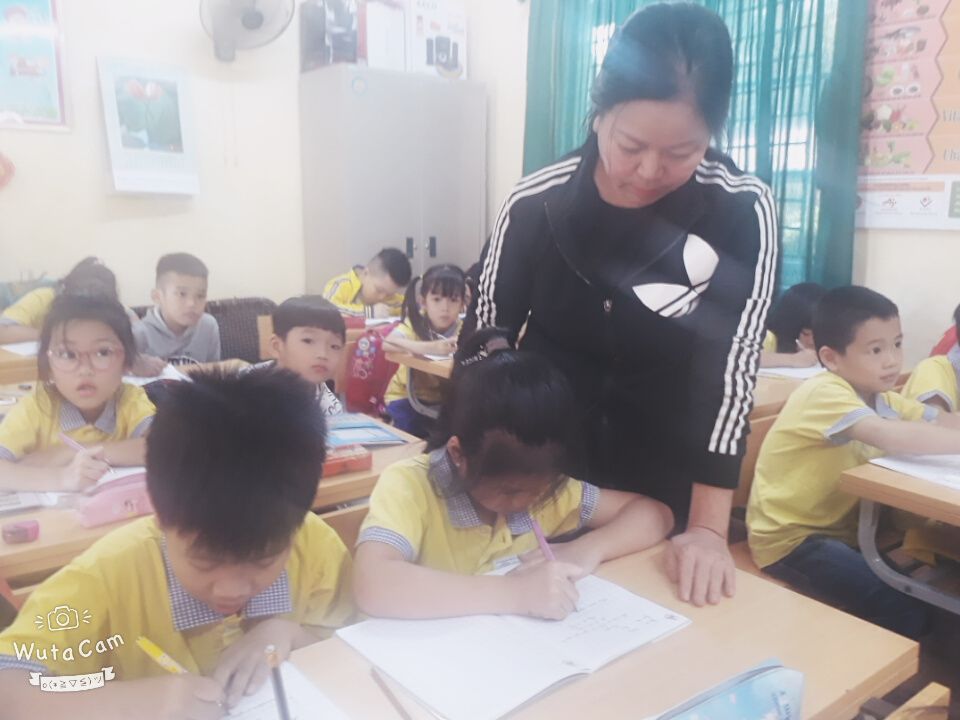 TẤM GƯƠNG NHÀ GIÁO NGUYỄN THỊ HIÊN, NGƯỜI LUÔN HẾT LÒNG YÊU THƯƠNG, TẬN TÂM VỚI HỌC TRÒ