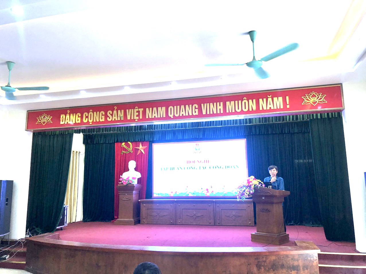 CÔNG ĐOÀN NGÀNH GIÁO DỤC VÀ ĐÀO TẠO TỔ CHỨC HỘI NGHỊ TẬP HUẤN CÔNG TÁC CÔNG ĐOÀN