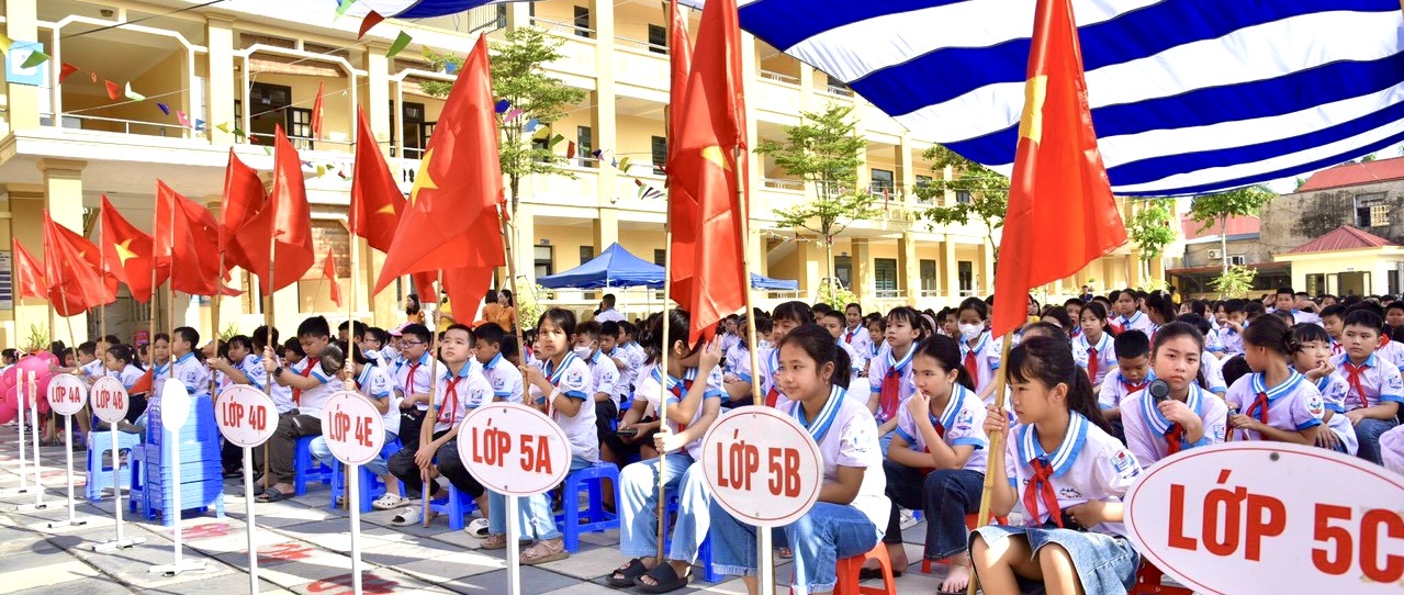 “Cơ sở để thực hiện đổi mới căn bản và toàn diện Giáo dục và Đào tạo”.