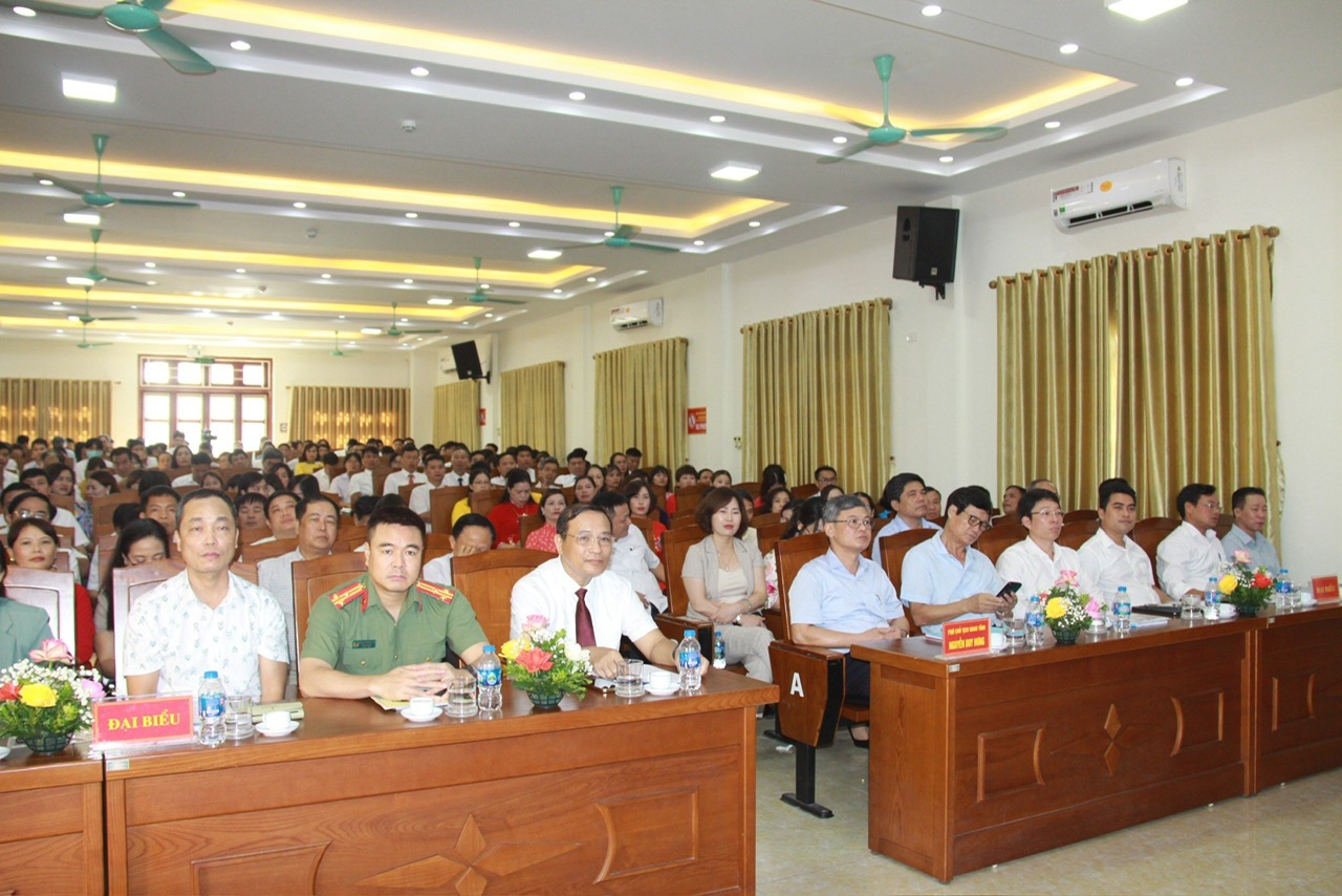Sở Giáo dục và Đào tạo tổng kết năm học 2022-2023 và triển khai nhiệm vụ năm học mới.