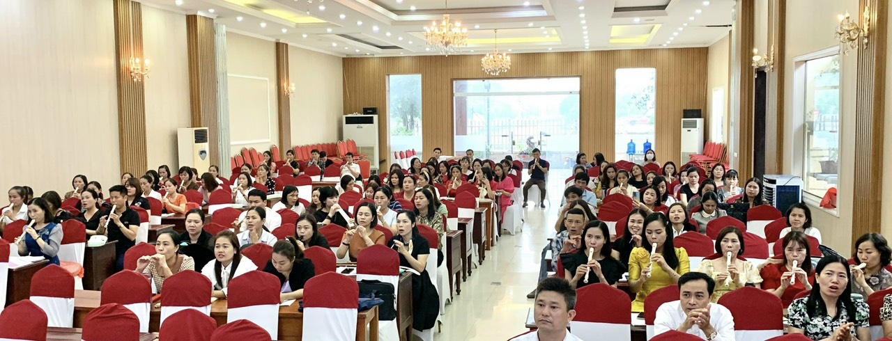 Tập huấn nâng cao năng lực sử dụng sáo Recorder và kèn phím cấp tiểu học.
