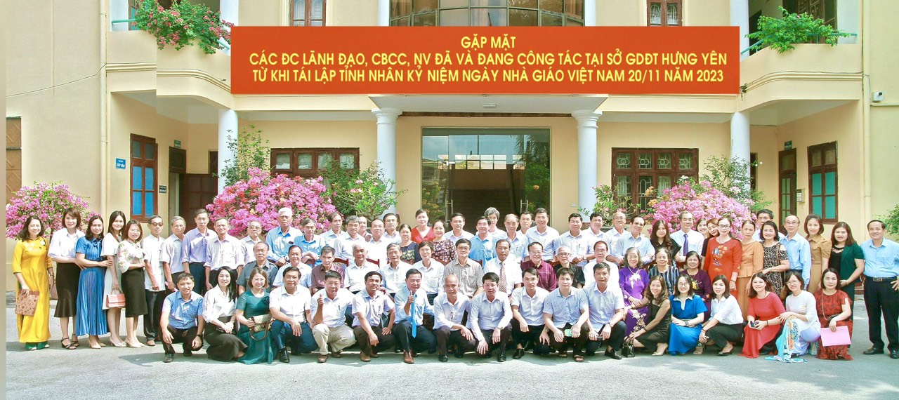 Gặp mặt cán bộ công chức, viên chức đã và đang công tác tại Sở Giáo dục và Đào tạo năm 2023.