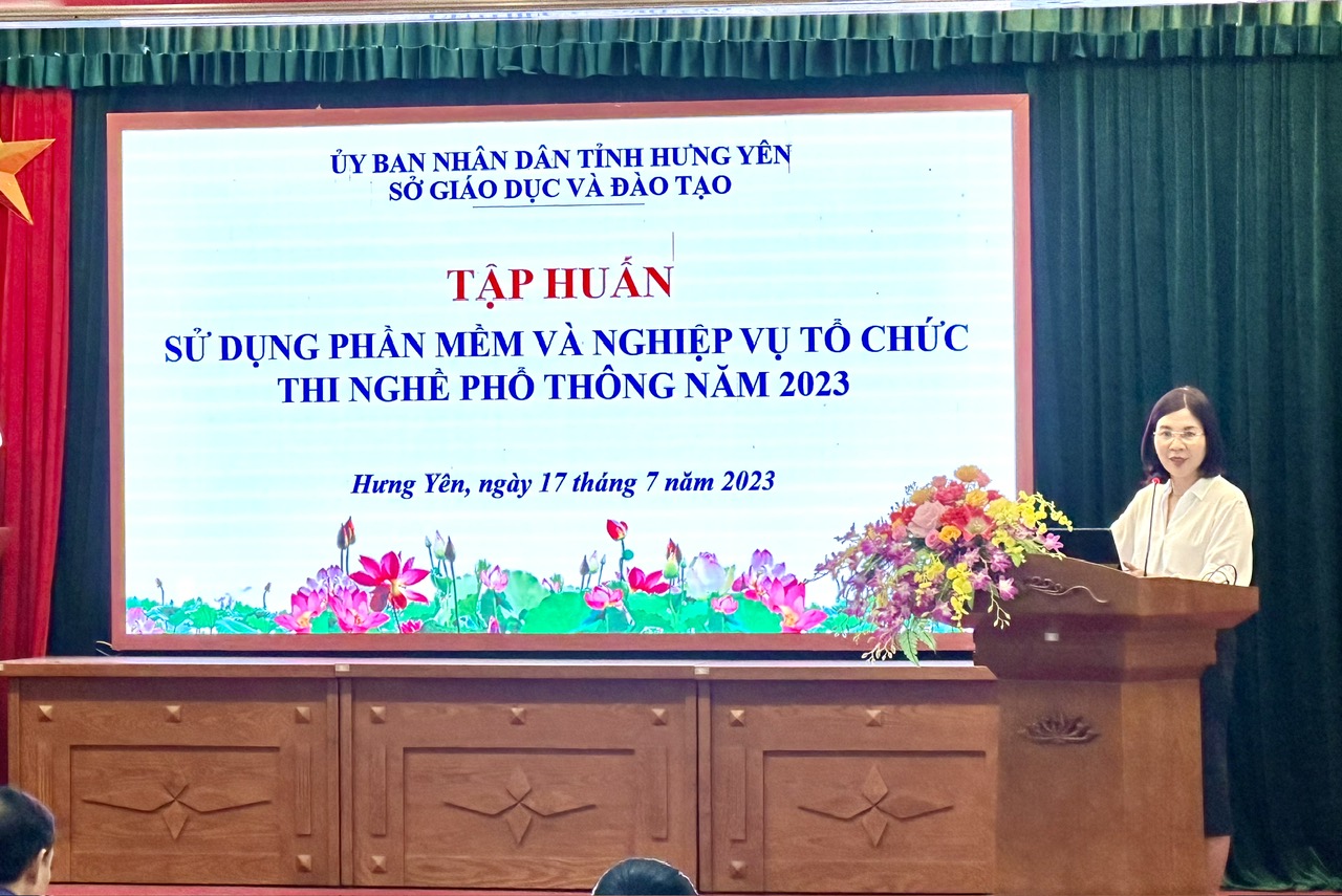Tập huấn sử dụng phần mềm và nghiệp vụ tổ chức thi nghề phổ thông năm 2023.