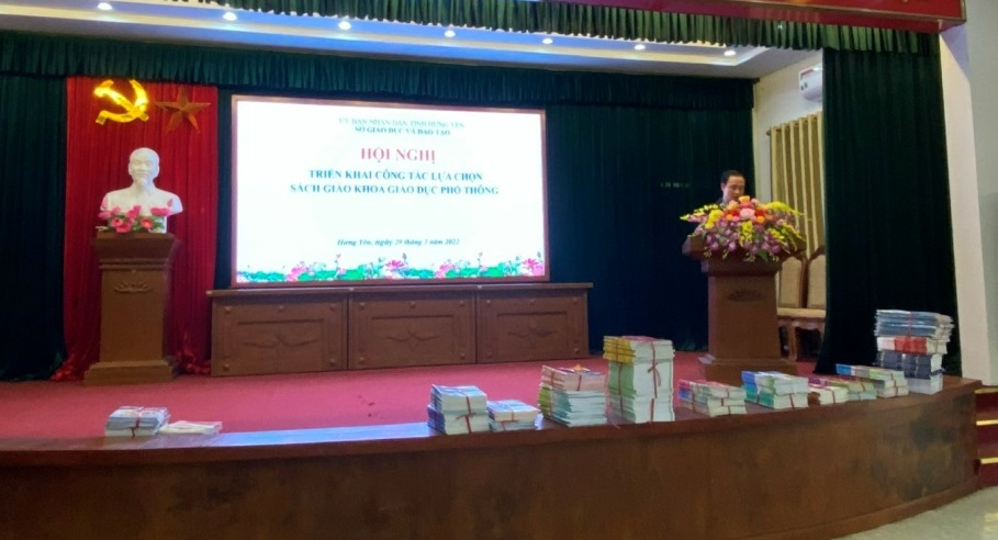 TRIỂN KHAI CÔNG TÁC LỰA CHỌN SÁCH GIÁO KHOA LỚP 4
