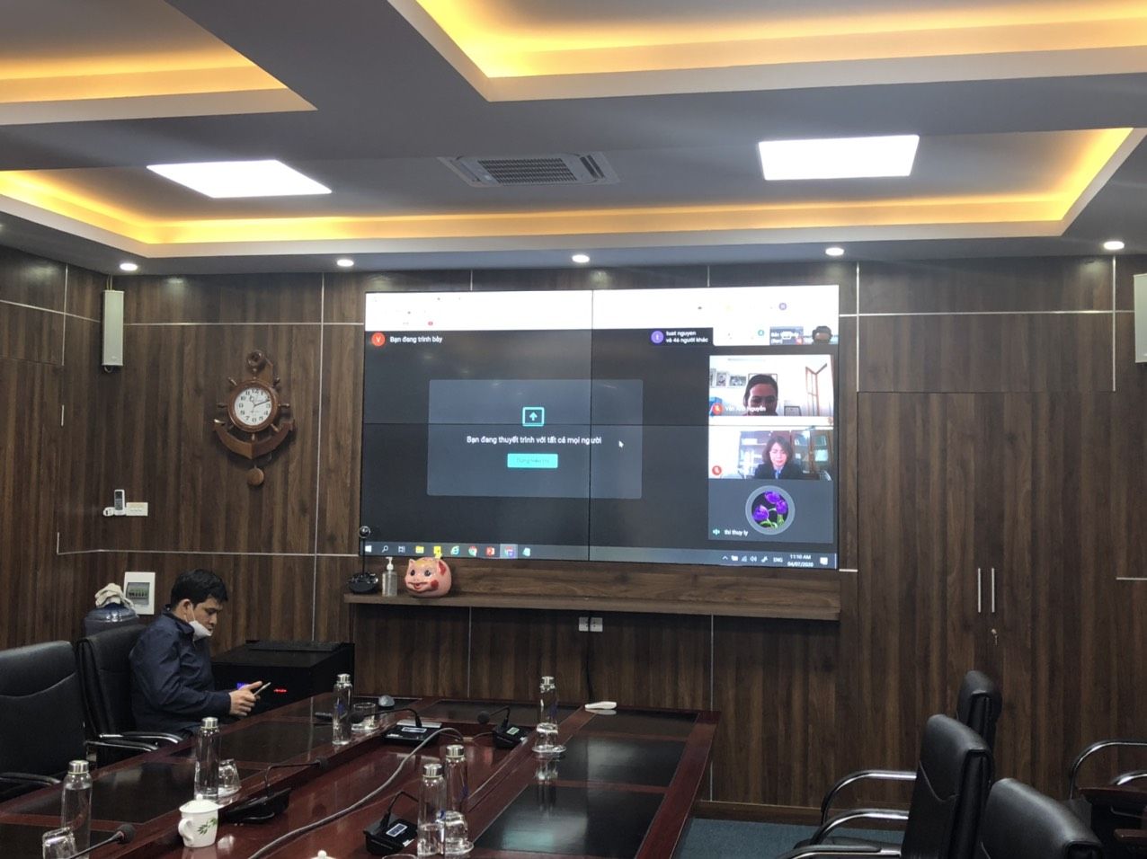 Ngày 07/4/2020, Phòng GDĐT phối hợp với VNPT Hưng Yên tổ chức Hội nghị tập huấn trực tuyến về Triển khai hệ thống học và thi trực tuyến LMS của VNPT meeting.