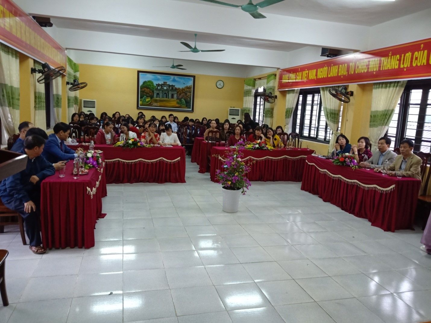 Sinh hoạt chuyên môn cụm trường môn Tiếng Anh năm học 2020 - 2021 tại trường THPT Tiên Lữ