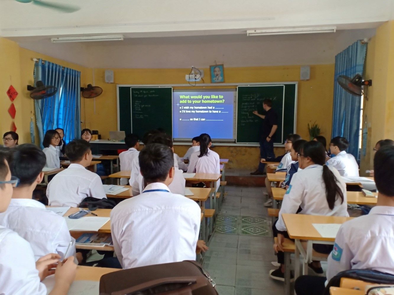 HỌC TIẾNG ANH CÙNG GIÁO VIÊN NƯỚC NGOÀI