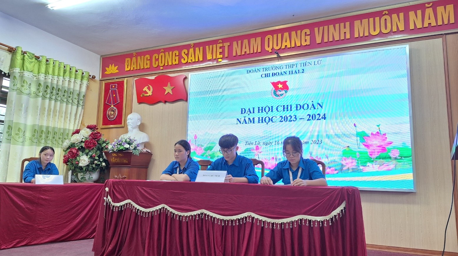 ĐẠI HỘI CHI ĐOÀN 11A1.2 NĂM HỌC 2023 - 2024