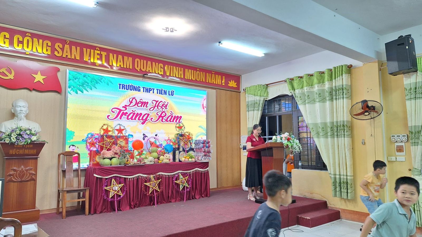 TRUNG THU ẤM ÁP CÙNG MÁI NHÀ THPT TIÊN LỮ