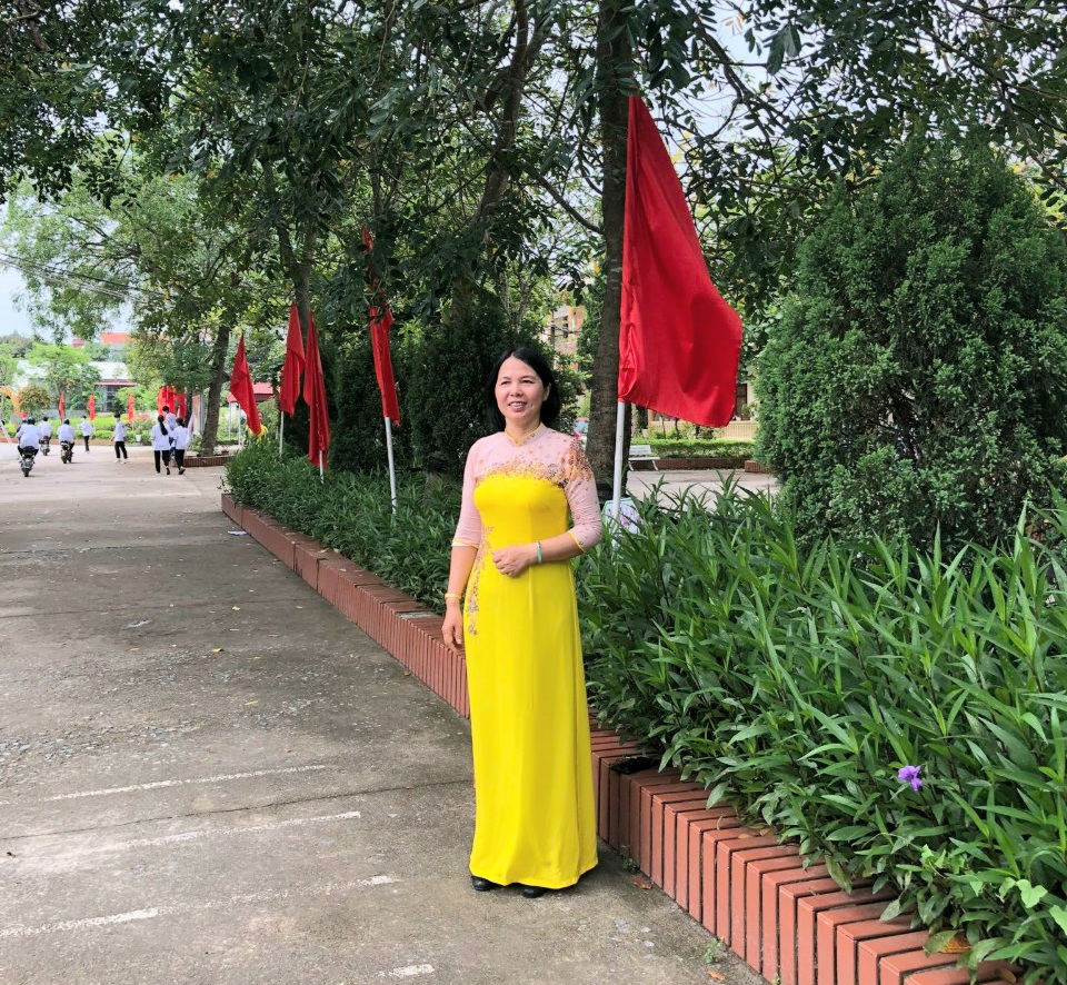 TẤM GƯƠNG CÔ PHÓ HIỆU TRƯỞNG TẬN TỤY, NHIỆT HUYẾT