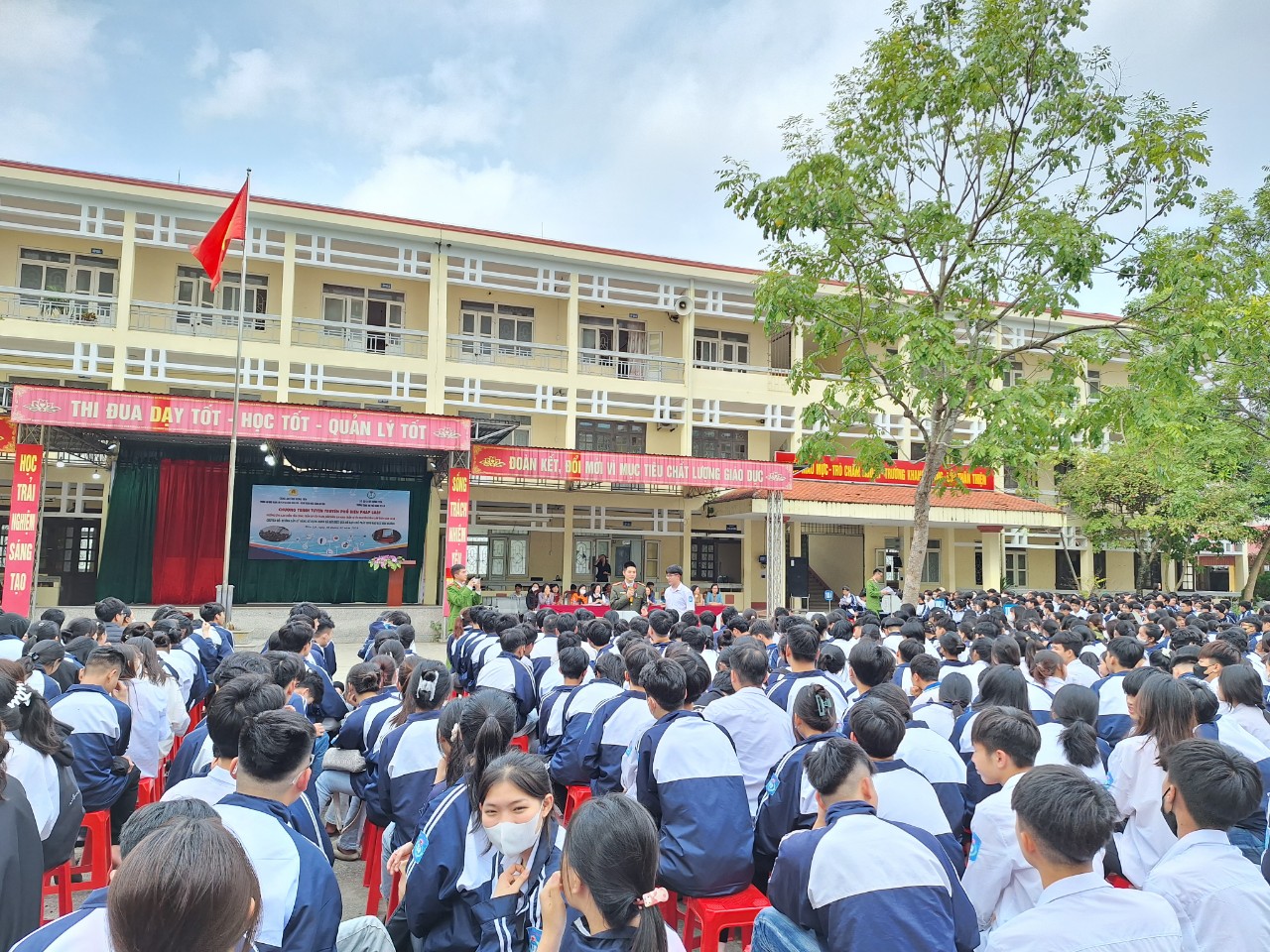 CHUYÊN ĐỀ: “HƯỚNG DẪN KĨ NĂNG SỬ DỤNG MẠNG XÃ HỘI HIỆU QUẢ ĐỂ HẠN CHẾ PHÁT SINH BẠO LỰC HỌC ĐƯỜNG’’