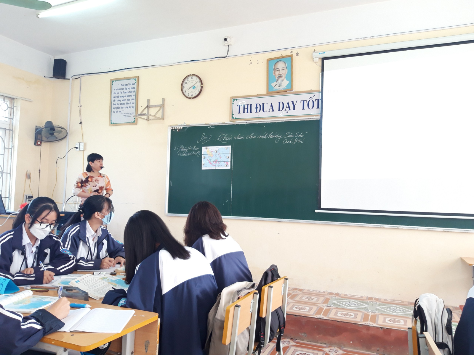 THPT TIÊN LỮ: SINH HOẠT THÁNG 11 CỦA TỔ CHUYÊN GIA TRƯỜNG THPT TIÊN LỮ