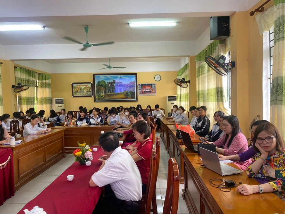 TỔ VĂN TRƯỜNG THPT TIÊN LỮ TỔ CHỨC HỘI THẢO CHUYÊN MÔN NHẰM NÂNG CAO CHẤT LƯỢNG GIÁO DỤC