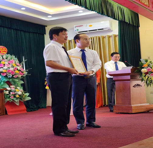 TRƯỜNG THPT KIM ĐỘNG NHẬN BẰNG CỦA BỘ GIÁO DỤC VÀ ĐÀO TẠO