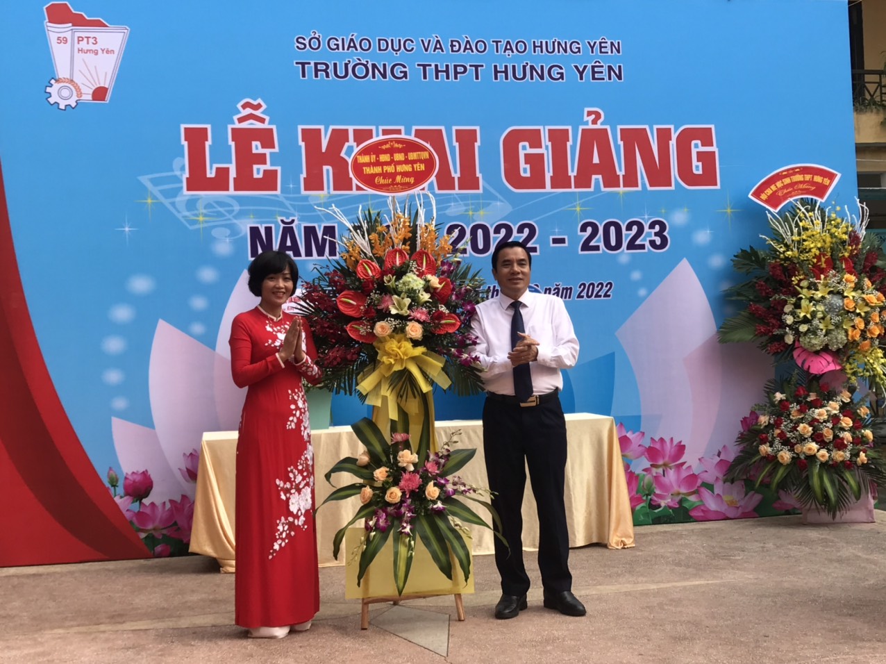 TRƯỜNG THPT HƯNG YÊN TRANG TRỌNG TỔ CHỨC LỄ KHAI GIẢNG NĂM HỌC 2022 - 2023
