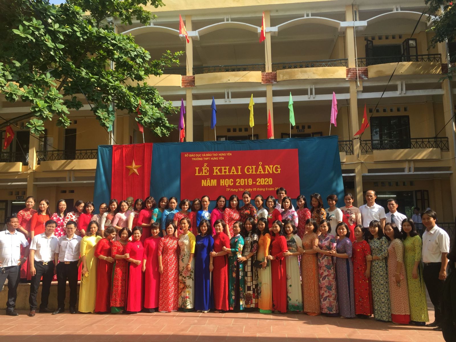 NHỮNG TÍN HIỆU VUI TỪ KỲ THI TỐT NGHIỆP THPT NĂM 2020 CỦA TRƯỜNG THPT HƯNG YÊN