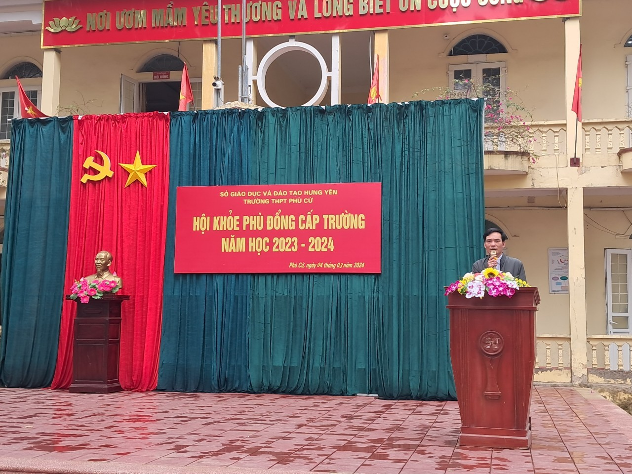 TRƯỜNG THPT PHÙ CỪ TỔ CHỨC HỘI KHỎE PHÙ ĐỔNG CẤP TRƯỜNG NĂM HỌC 2023 – 2024