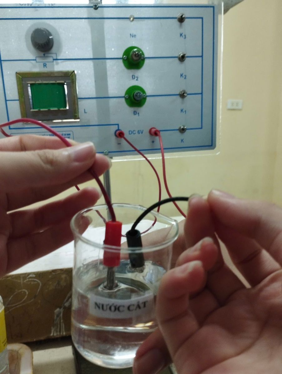 SỬ DỤNG THÍ NGHIỆM TRONG DẠY HỌC MÔN HOÁ HỌC  Ở TRƯỜNG THPT PHÙ CỪ