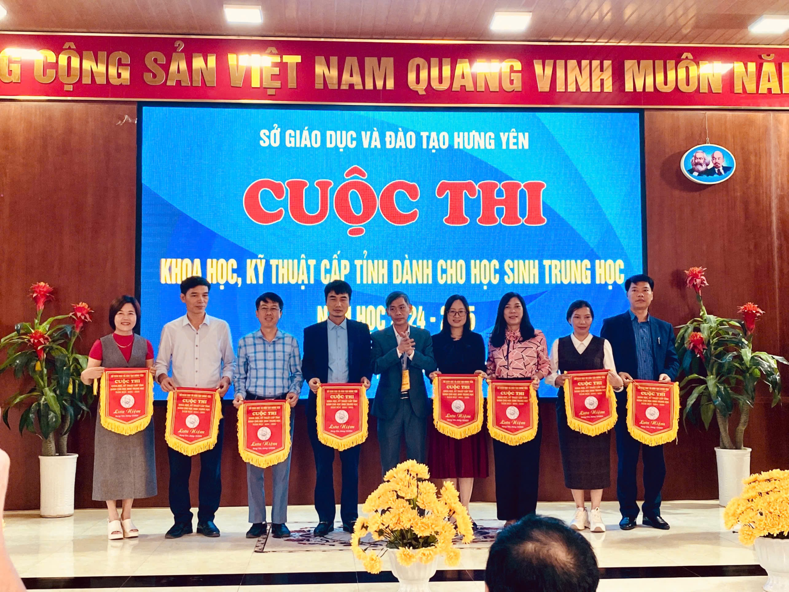 TRƯỜNG THPT ĐỨC HỢP THAM GIA CUỘC THI KHOA HỌC KĨ THUẬT TỈNH HƯNG YÊN: GIEO MẦM SÁNG TẠO – KHỞI BƯỚC TƯƠNG LAI