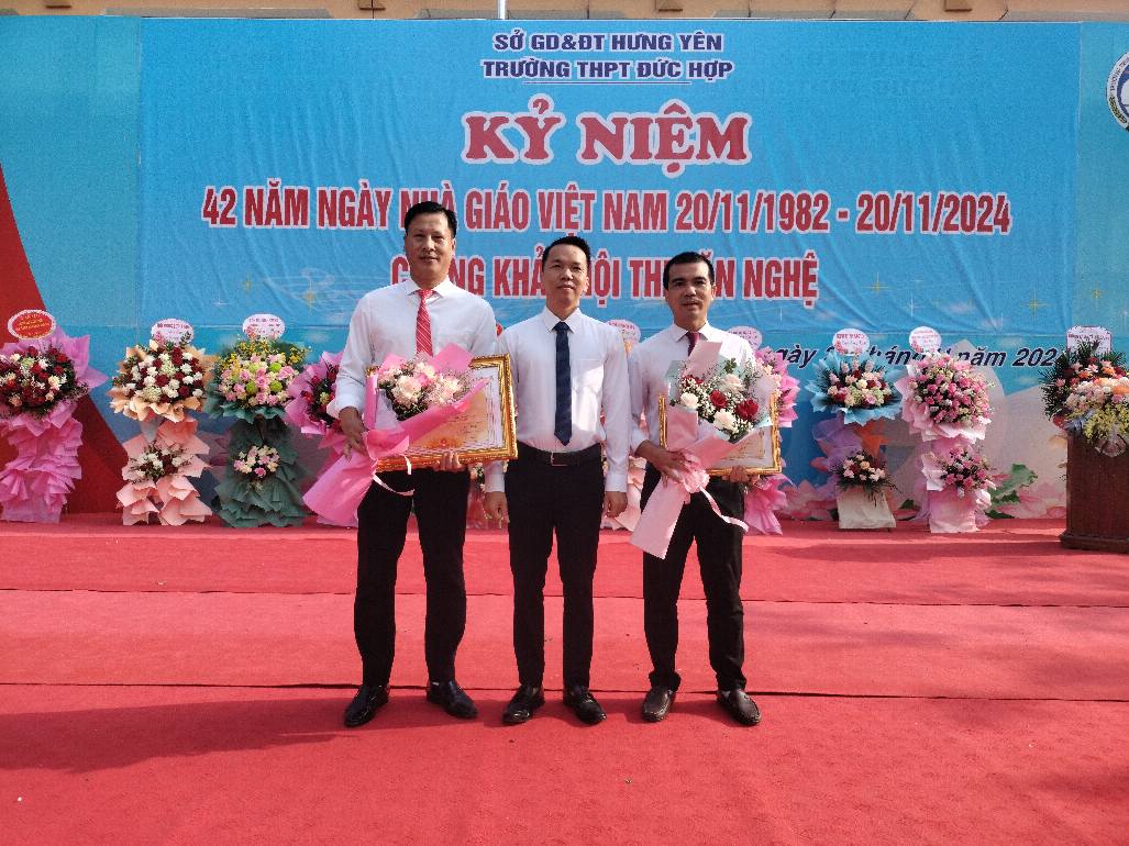 TRƯỜNG THPT ĐỨC HỢP LONG TRỌNG TỔ CHỨC KỶ NIỆM 42 NĂM NGÀY NHÀ GIÁO VIỆT NAM