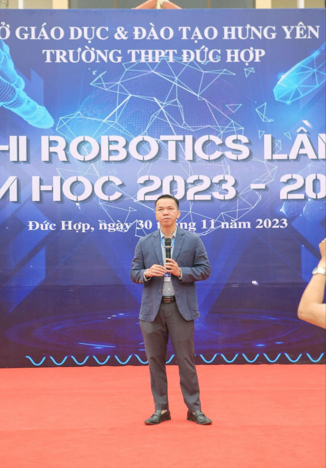 NGOẠI KHÓA KHTN TỔ LÝ – HÓA – CÔNG NGHỆ TRƯỜNG THPT ĐỨC HỢP – NỘI DUNG: “CUỘC THI ROBOTICS LẦN THỨ NHẤT” NĂM HỌC 2023 - 2024