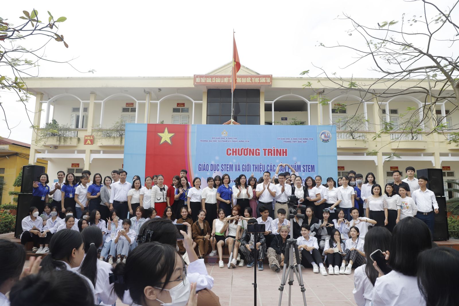 Trường THPT Đức Hợp phối hợp với trường ĐH Sư phạm kỹ thuật Hưng Yên tổ chức Chương trình giáo dục STEM và giới thiệu các sản phẩm STEM