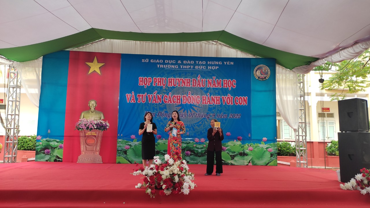 TRƯỜNG THPT ĐỨC HỢP TỔ CHỨC HỌP PHỤ HUYNH ĐẦU NĂM HỌC 2022 – 2023