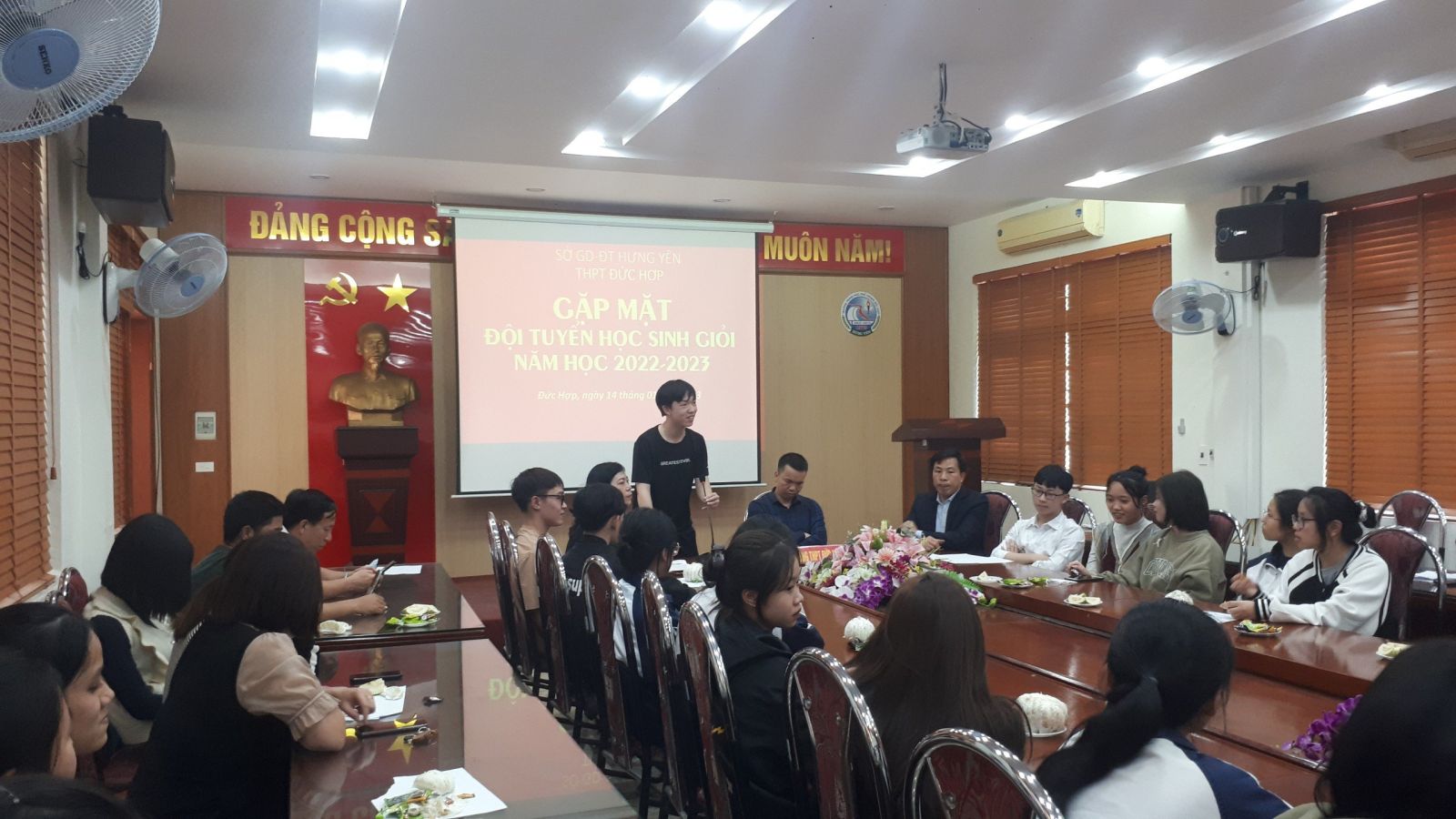 Trường THPT Đức Hợp tổ chức nhiều chương trình động viên dành cho thầy và trò trong công tác bồi dưỡng HSG cấp tỉnh năm học 2022-2023