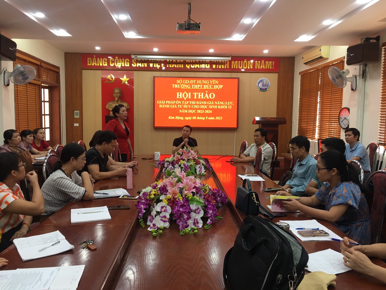 Trường THPT Đức Hợp tổ chức hội thảo giải pháp ôn tập thi đánh giá năng lực cho học sinh khối 12 năm học 2023-2024