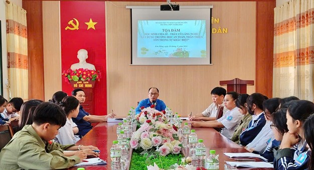 TRƯỜNG THPT NGHĨA DÂN TỔ CHỨC TỌA ĐÀM: “HỌC SINH CHIA SẺ - THẦY CÔ LẮNG NGHE XÂY DỰNG TRƯỜNG HỌC AN TOÀN, THÂN THIỆN, TÔN TRỌNG SỰ KHÁC BIỆT”