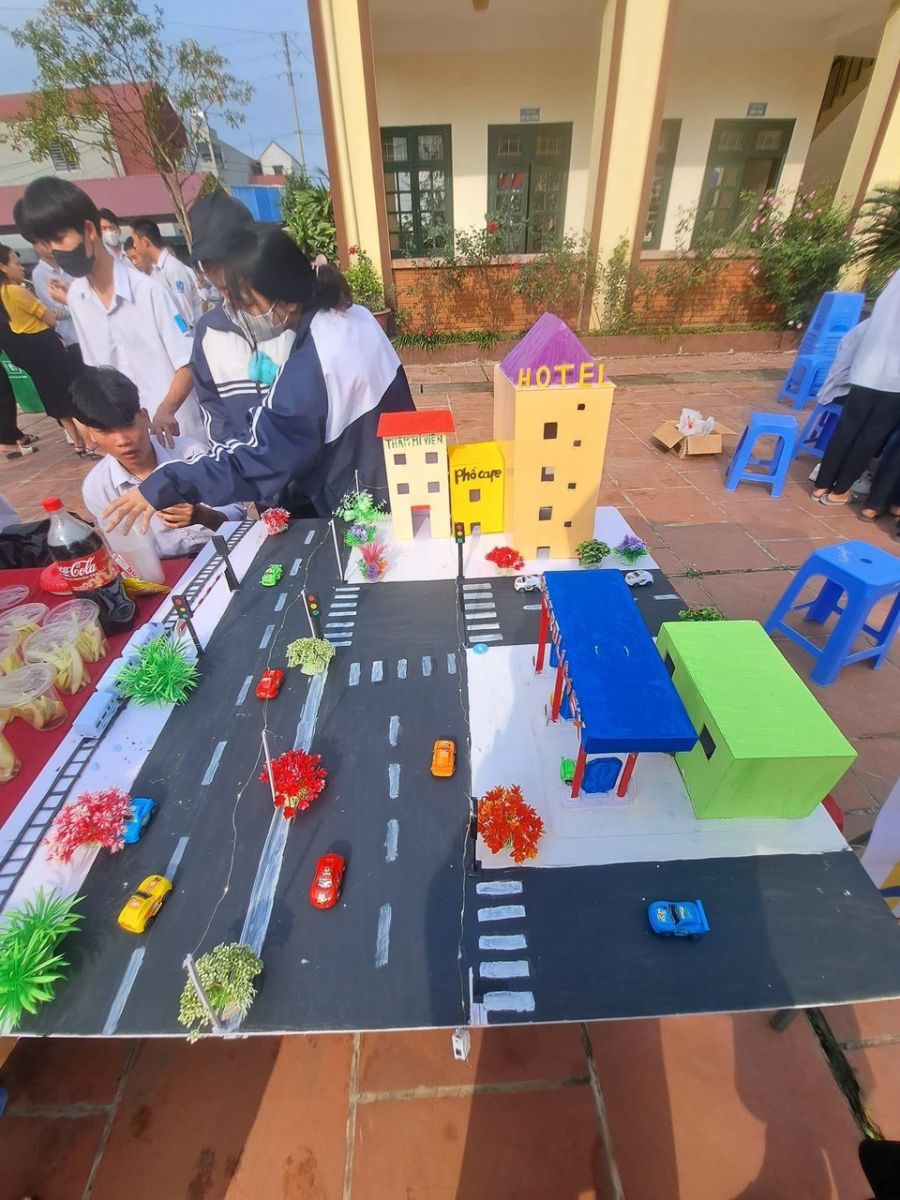 TRƯỜNG THPT NGHĨA DÂN TỔ CHỨC  “NGÀY HỘI TRẢI NGHIỆM KHƠI NGUỒN SÁNG TẠO, THỎA SỨC ĐAM MÊ”