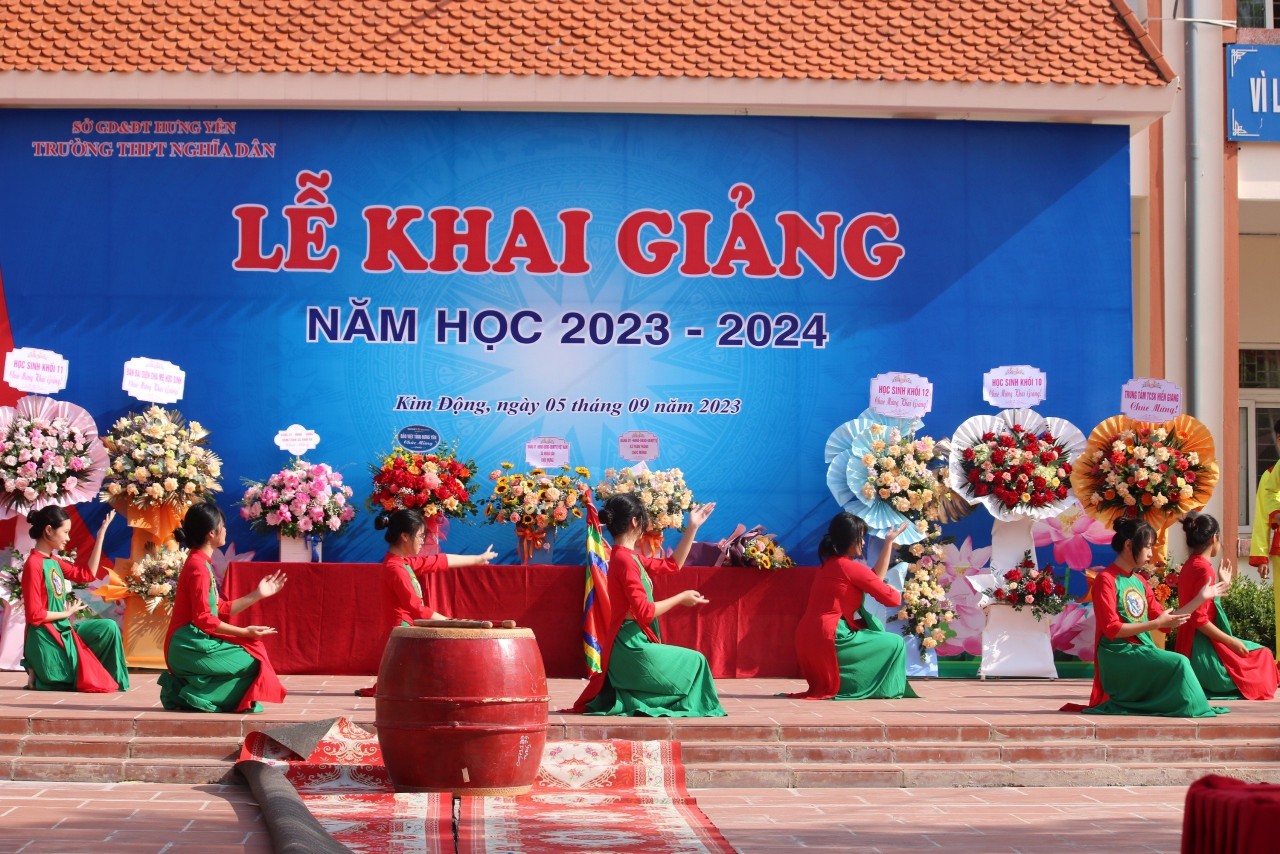 TRƯỜNG THPT NGHĨA DÂN LONG TRỌNG TỔ CHỨC LỄ KHAI GIẢNG NĂM HỌC 2023 - 2024