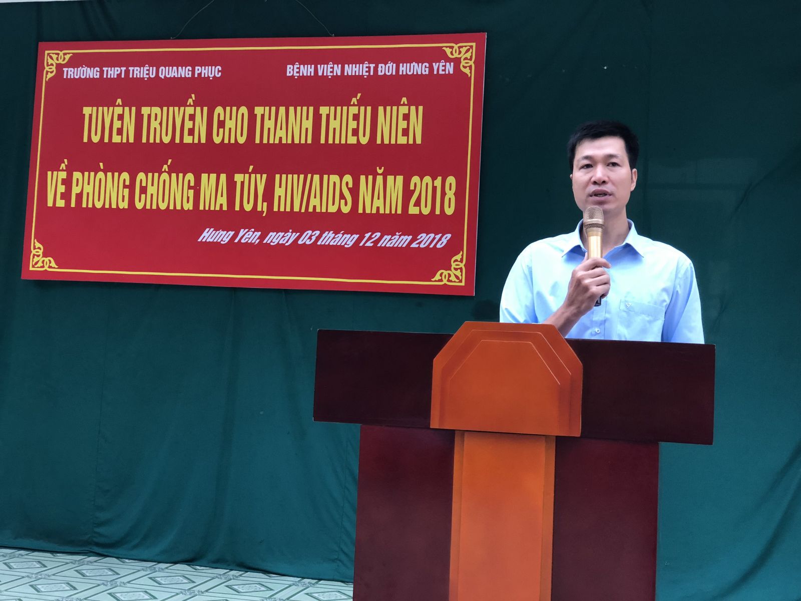 Trường THPT Triệu Quang Phục hưởng ứng ngày thế giới phòng, chống HIV/AIDS