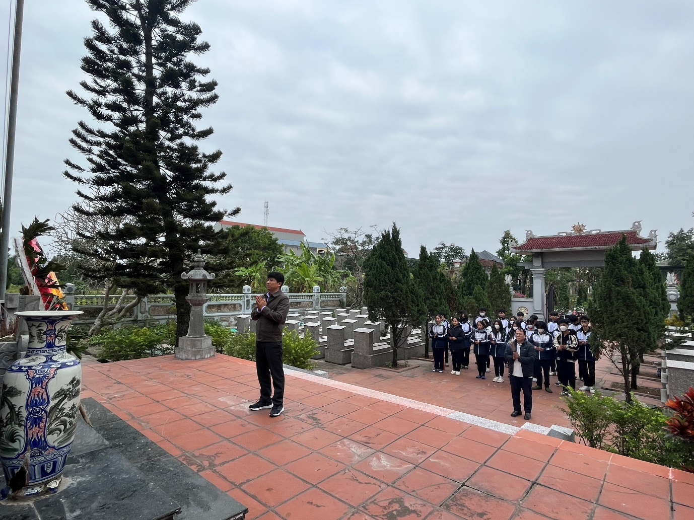 TRƯỜNG THPT MINH CHÂU SÔI NỔI CÁC HOẠT ĐỘNG THI ĐUA CHÀO MỪNG NGÀY THÀNH LẬP QUÂN ĐỘI NHÂN DÂN VIỆT NAM