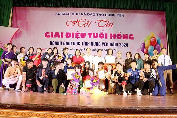 HỌC SINH TRƯỜNG THPT MỸ HÀO THAM GIA HỘI THI GIAI ĐIỆU TUỔI HỔNG TỈNH HƯNG YÊN NĂM 2024