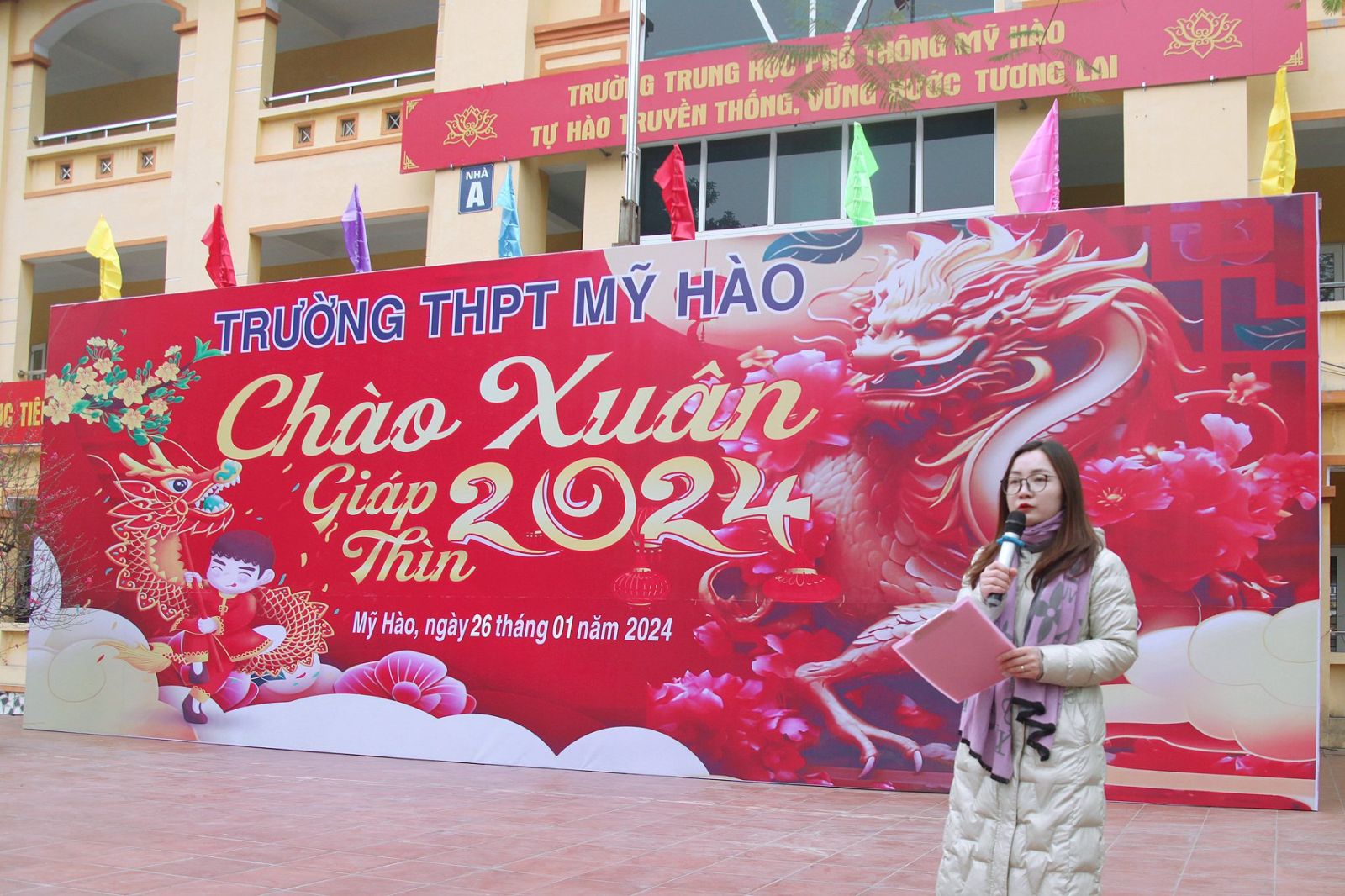 HOẠT ĐỘNG NGOẠI KHÓA: “PHẨM CHẤT TỐT ĐẸP CỦA NGƯỜI HỌC SINH, XÂY DỰNG QUAN ĐIỂM SỐNG VÀ KẾ HOẠCH TÀI CHÍNH CÁ NHÂN”