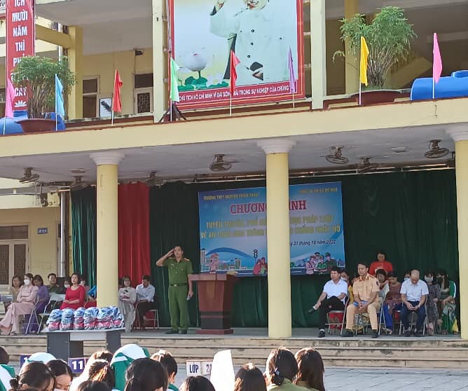 THPT Nguyễn Thiện Thuật: TUYÊN TRUYỀN, PHỔ BIẾN, GIÁO DỤC PHÁP LUẬT VỀ AN TOÀN GIAO THÔNG VÀ PHÒNG CHỐNG CHÁY NỔ TẠI TRƯỜNG THPT NGUYỄN THIỆN THUẬT