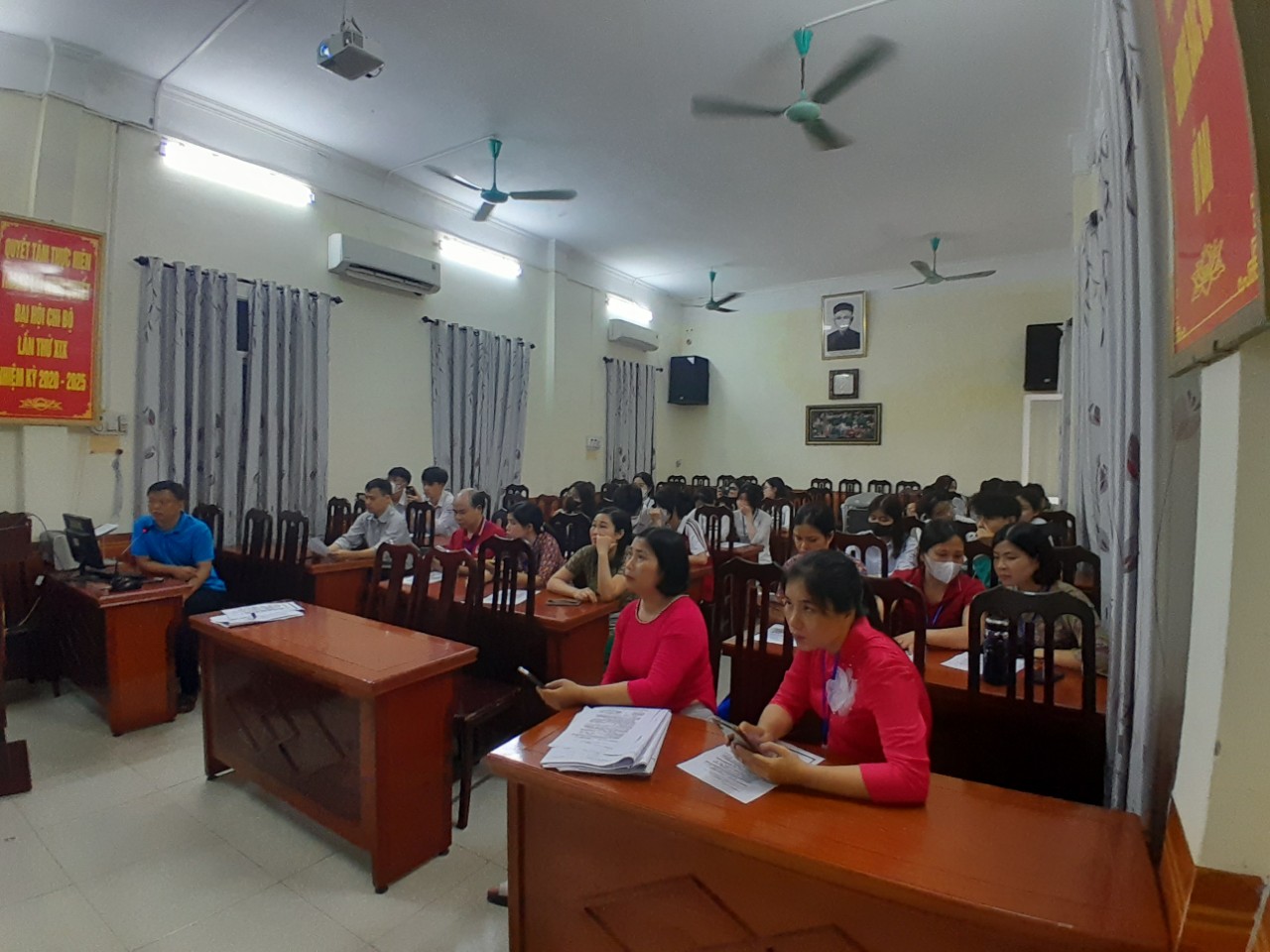TẬP HUẤN ĐĂNG KÝ HỒ SƠ THI TỐT NGHIỆP THPT CHO HỌC SINH KHỐI 12