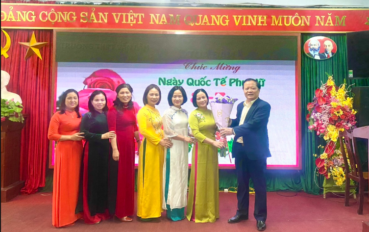 HOẠT ĐỘNG VUI -KHOẺ CHÀO MỪNG 8-3